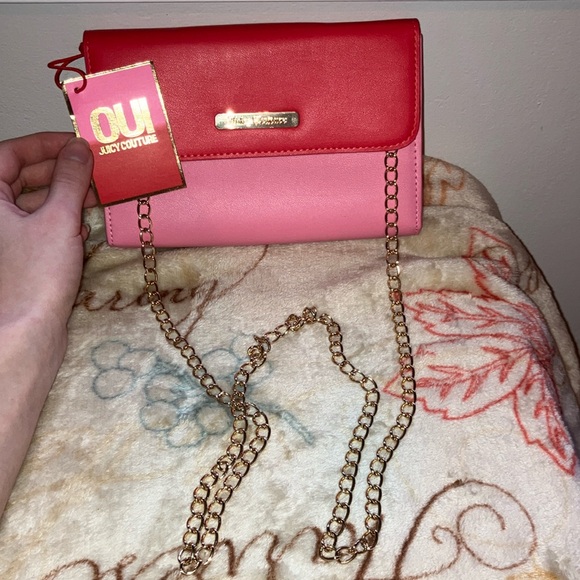 Juicy Couture Handbags - 💕Juicy Couture crossbody bag💕